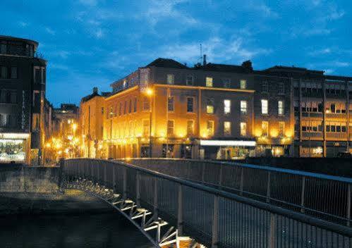 Fitzsimons Hotel Temple Bar Дублин Экстерьер фото